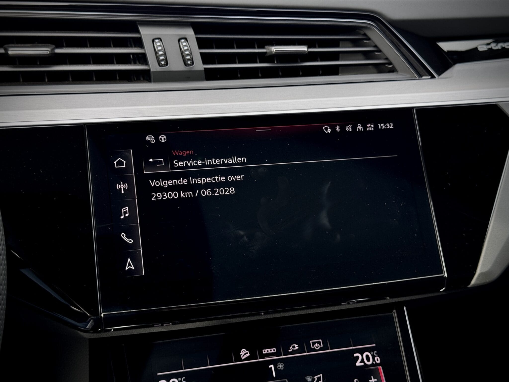 Audi Q8 Sportback e-tron — foto 20
