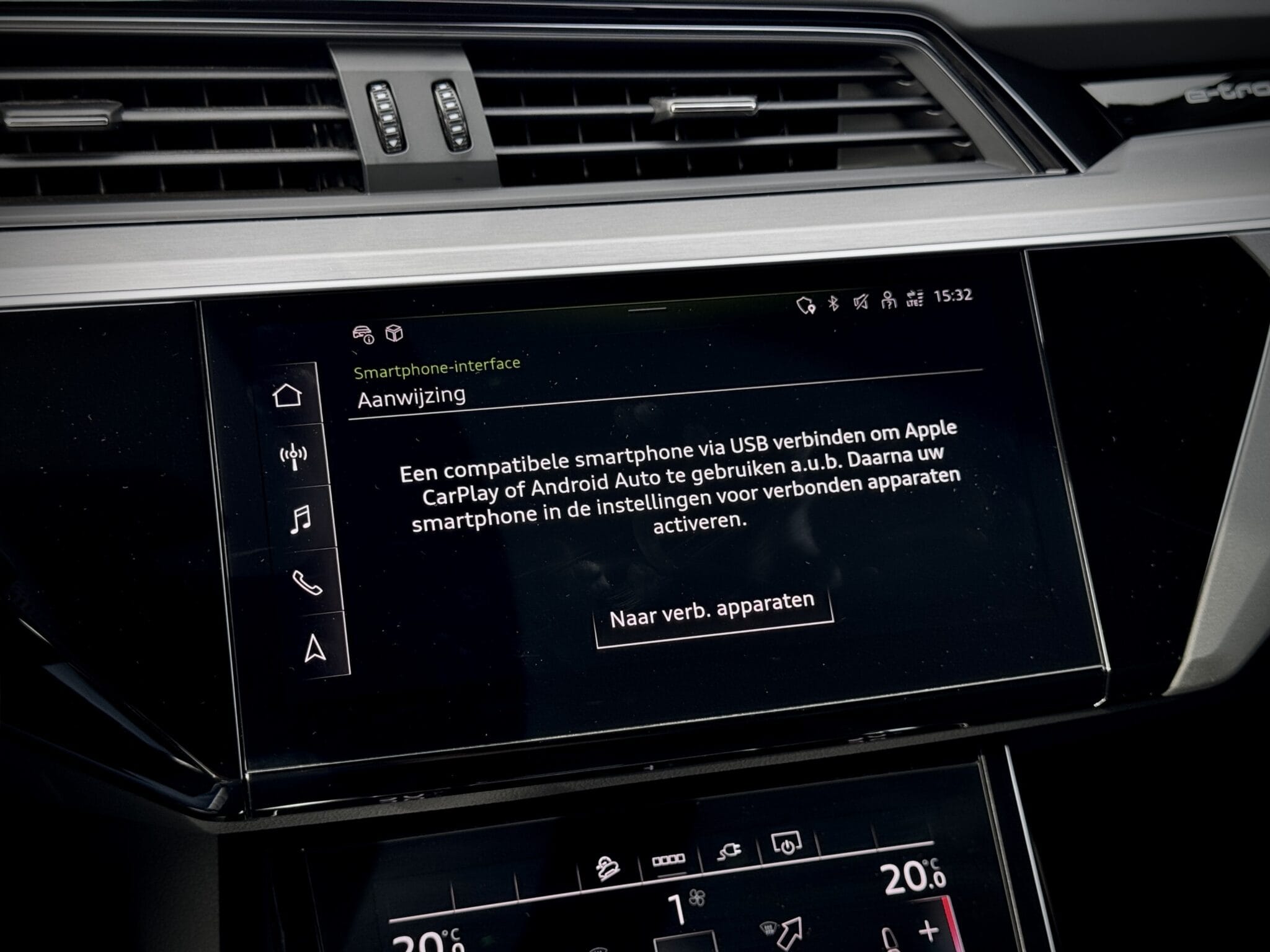 Audi Q8 Sportback e-tron — foto 21