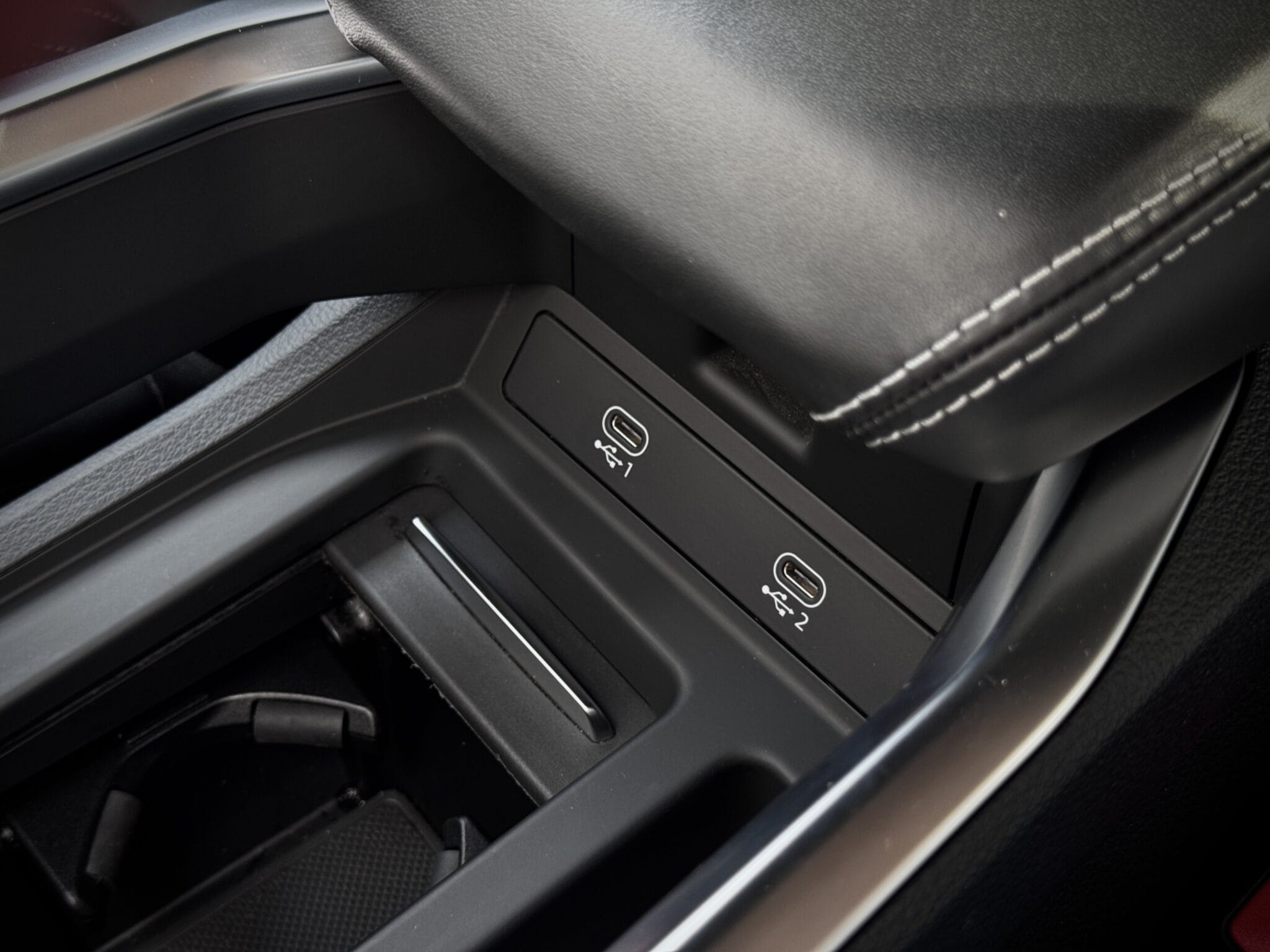 Audi Q8 Sportback e-tron — foto 31