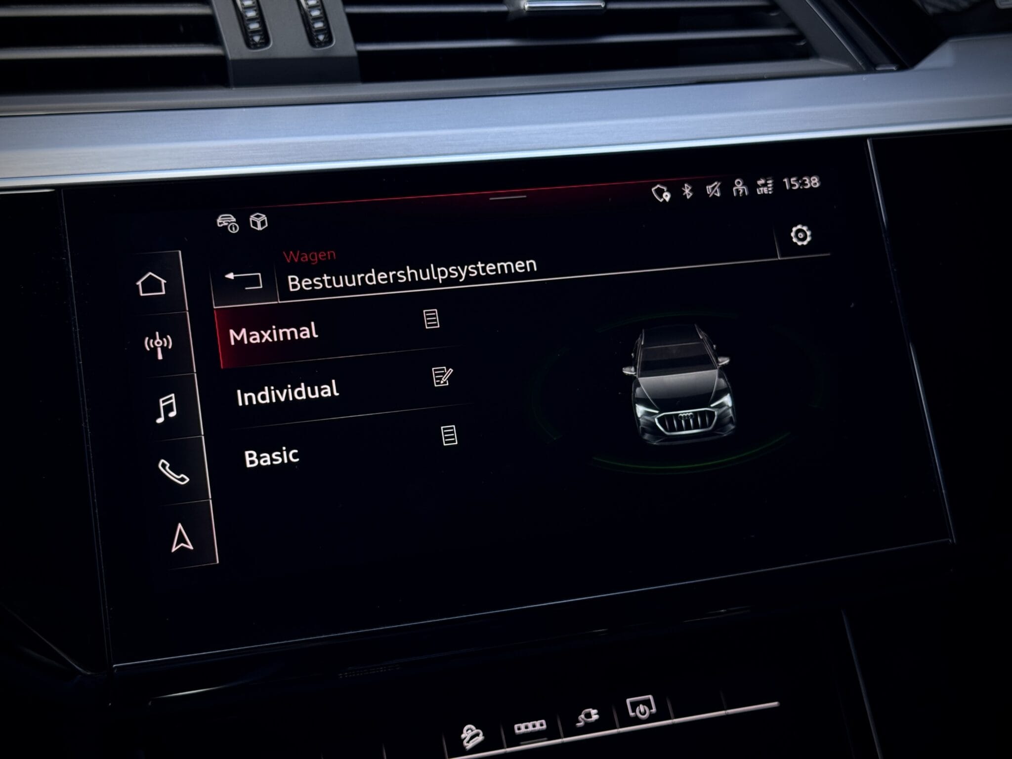 Audi Q8 Sportback e-tron — foto 35