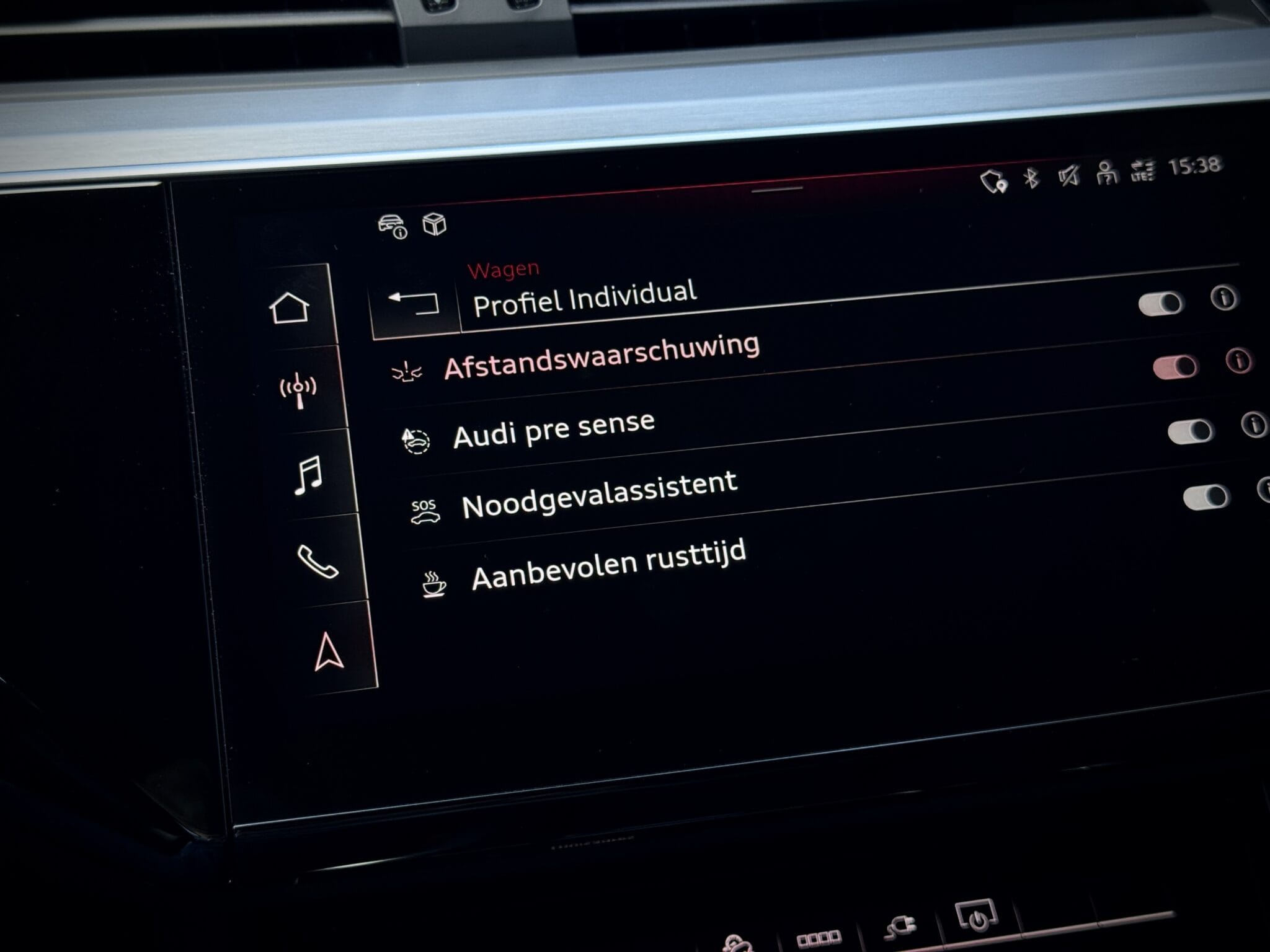 Audi Q8 Sportback e-tron — foto 36