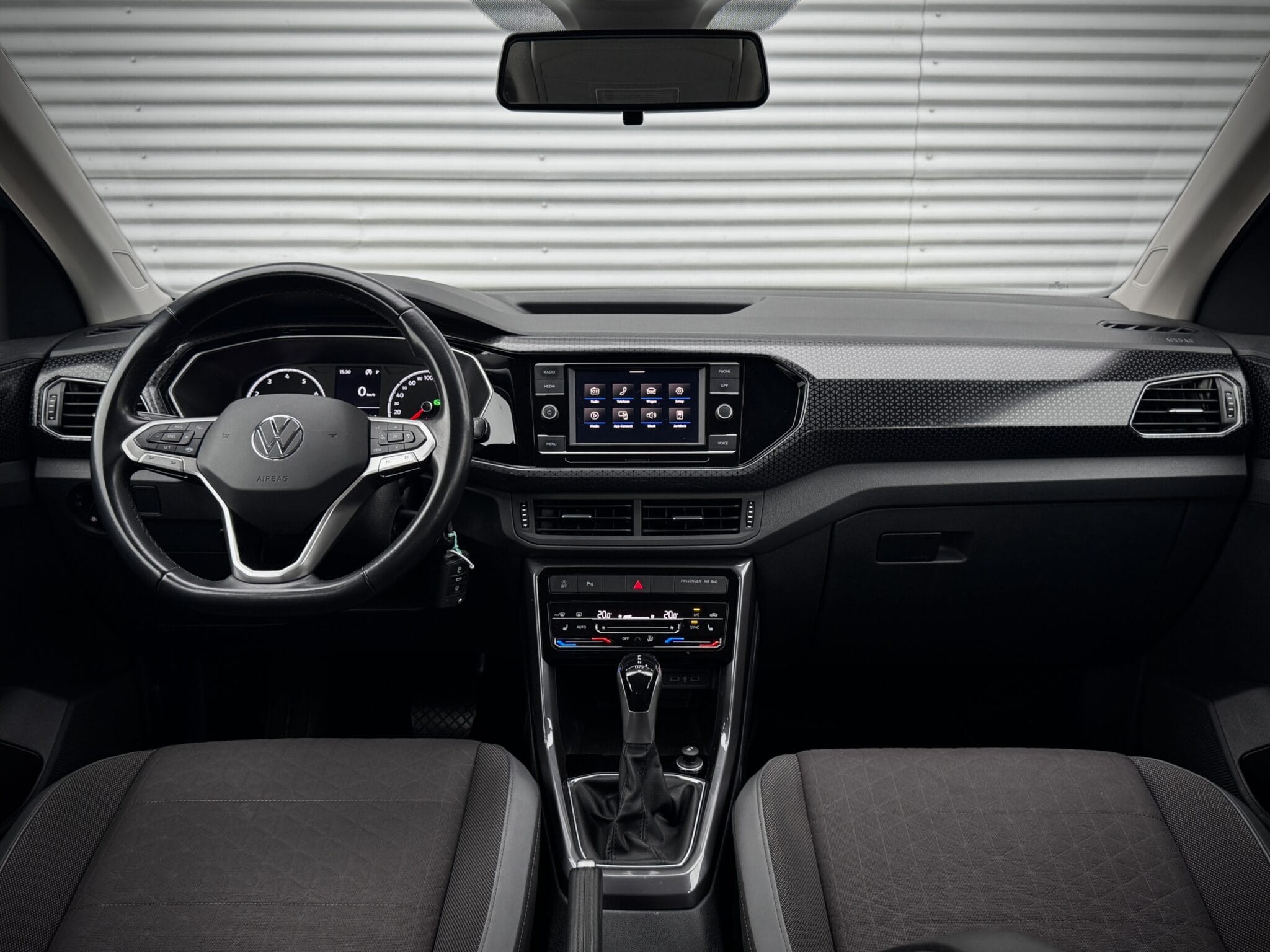 Volkswagen T-Cross — foto 13
