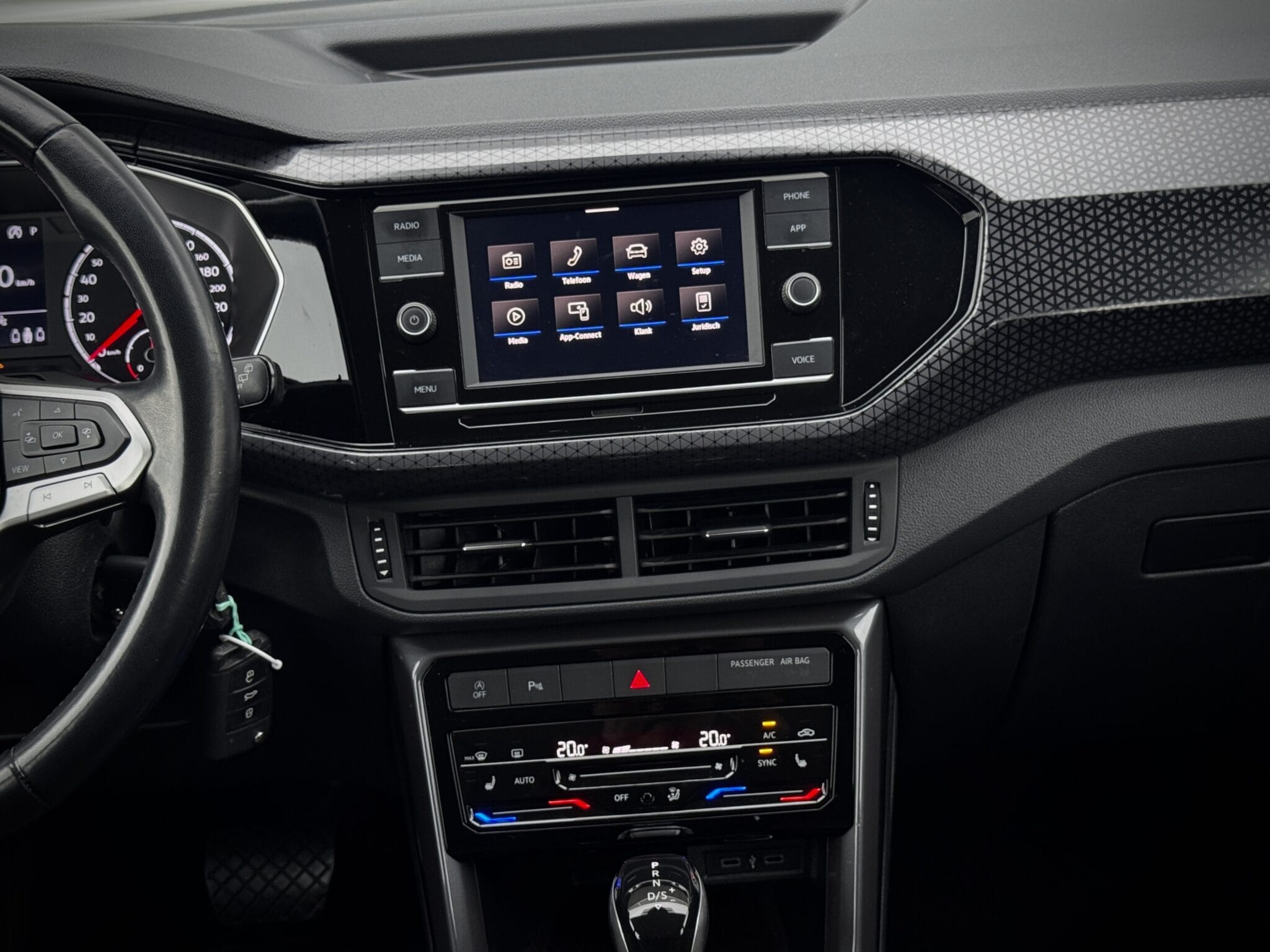 Volkswagen T-Cross — foto 14