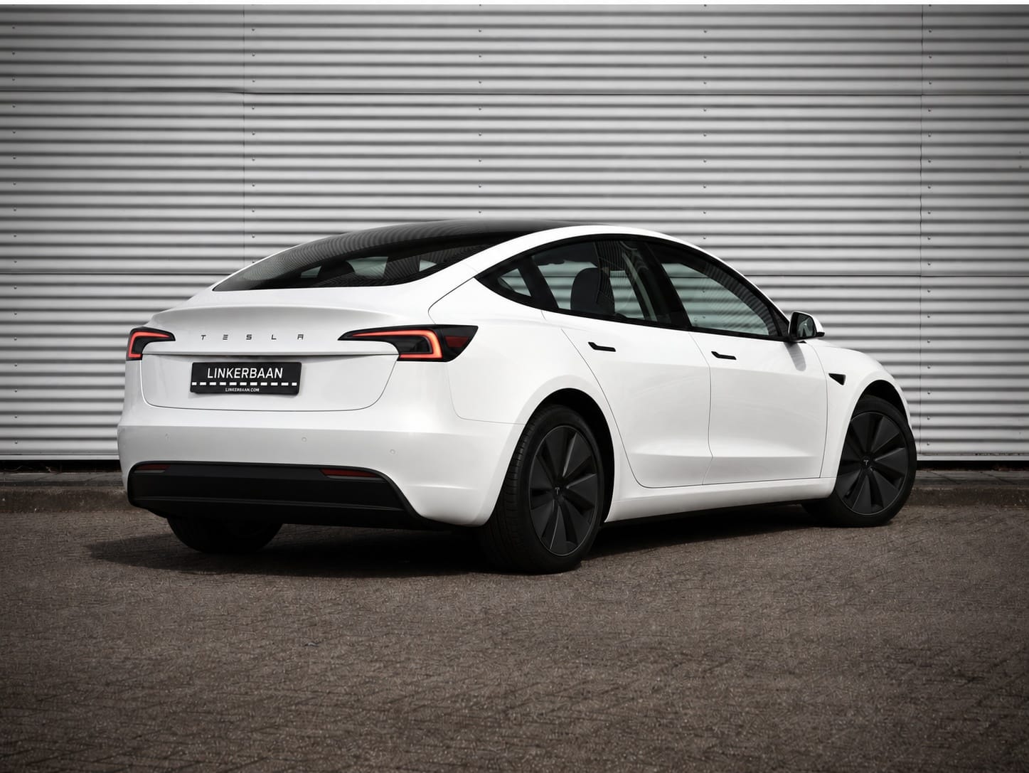Tesla Model 3 — foto 3