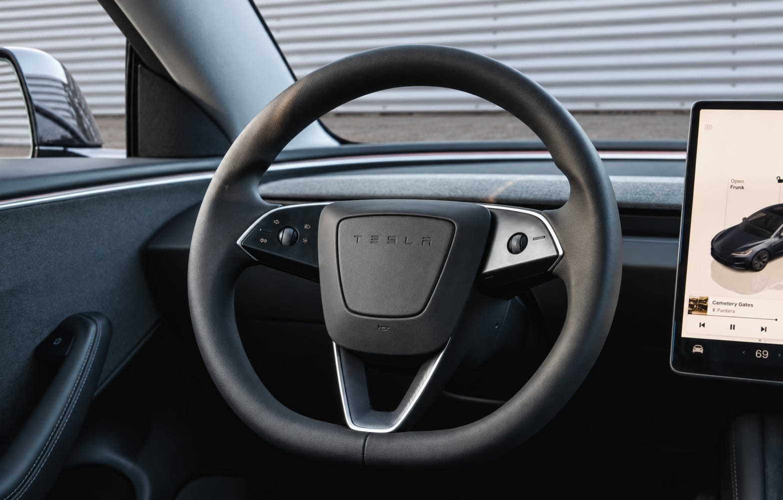 Tesla Model 3 — foto 9