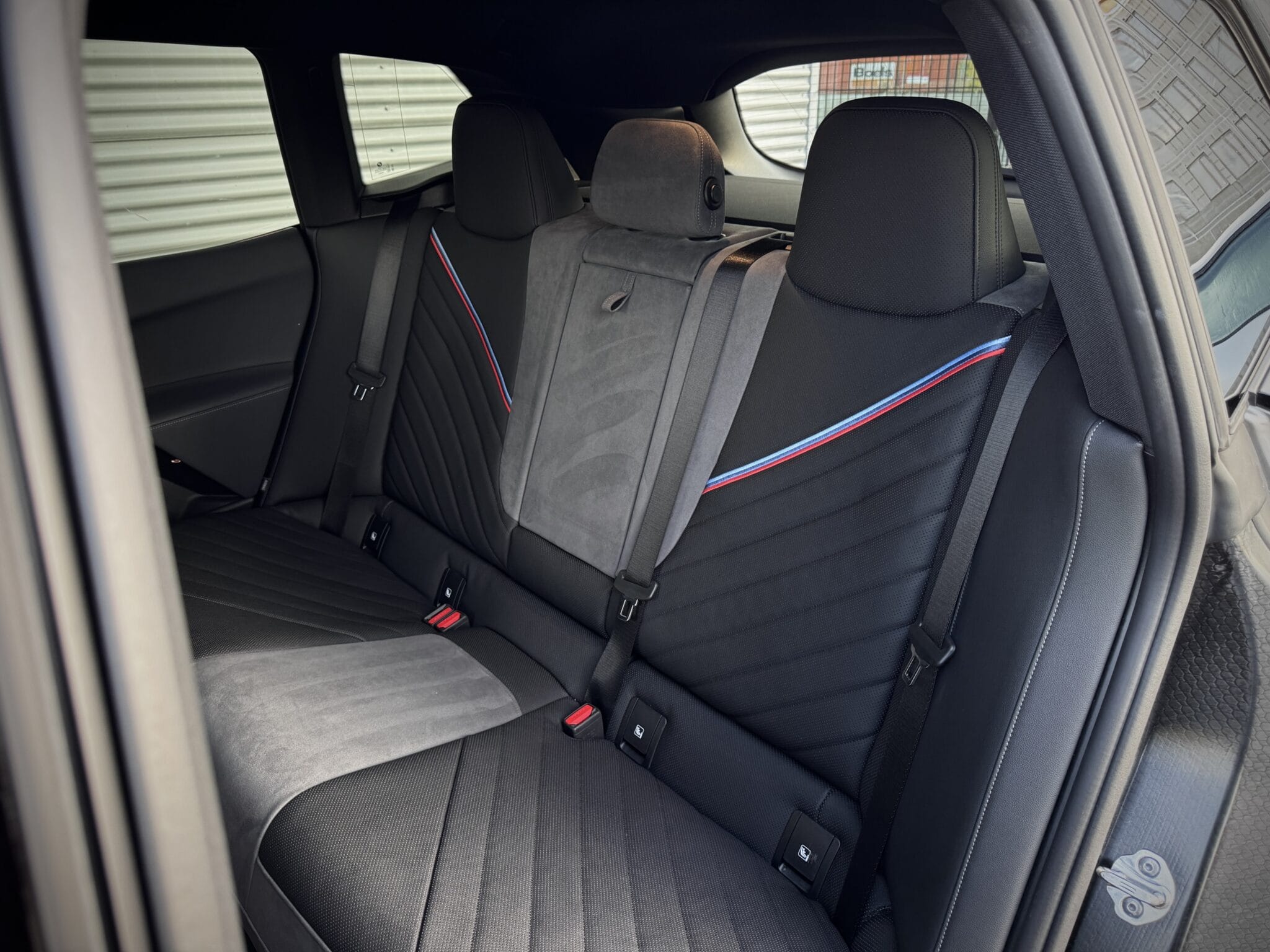 BMW iX — foto 7