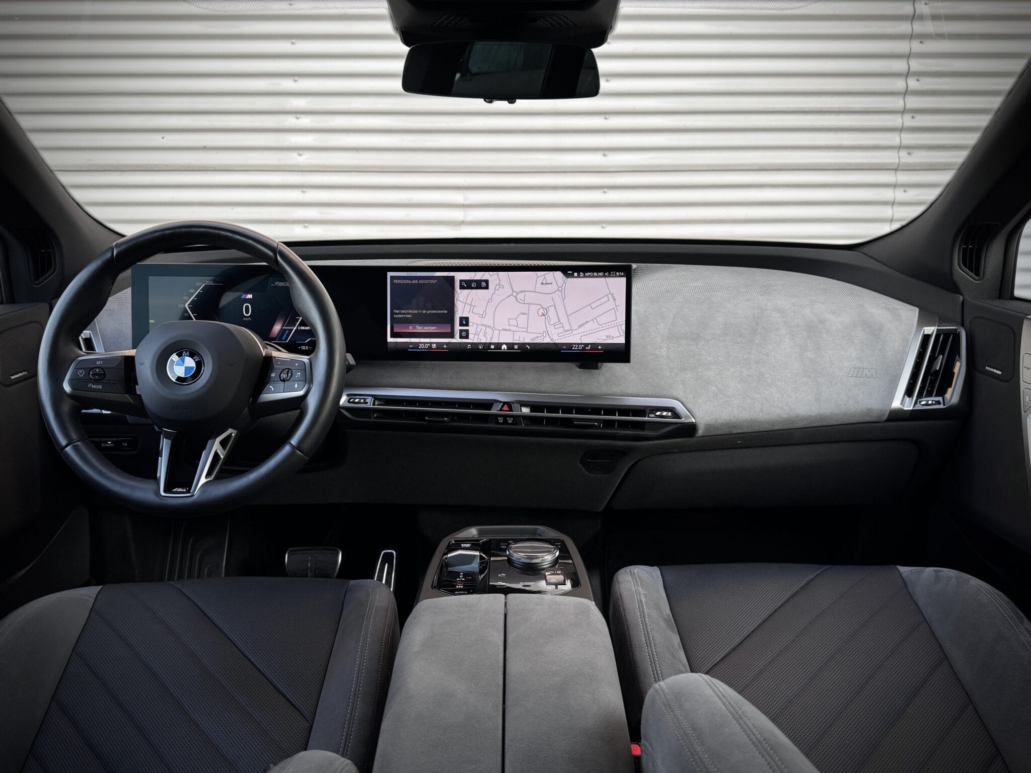 BMW iX — foto 15