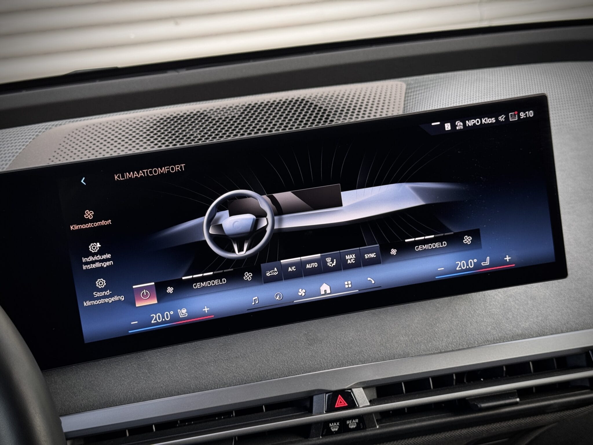 BMW iX — foto 26