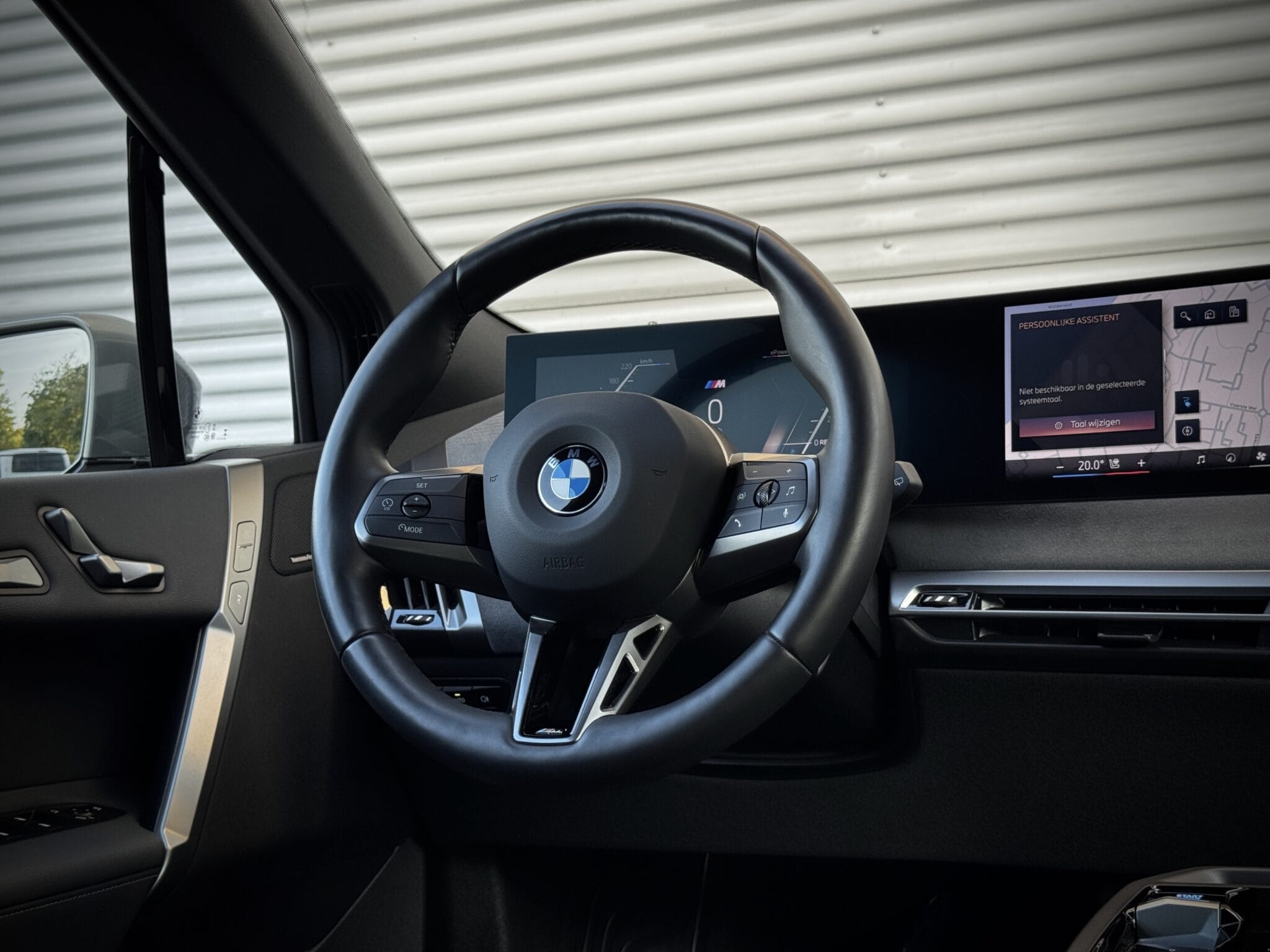 BMW iX — foto 35