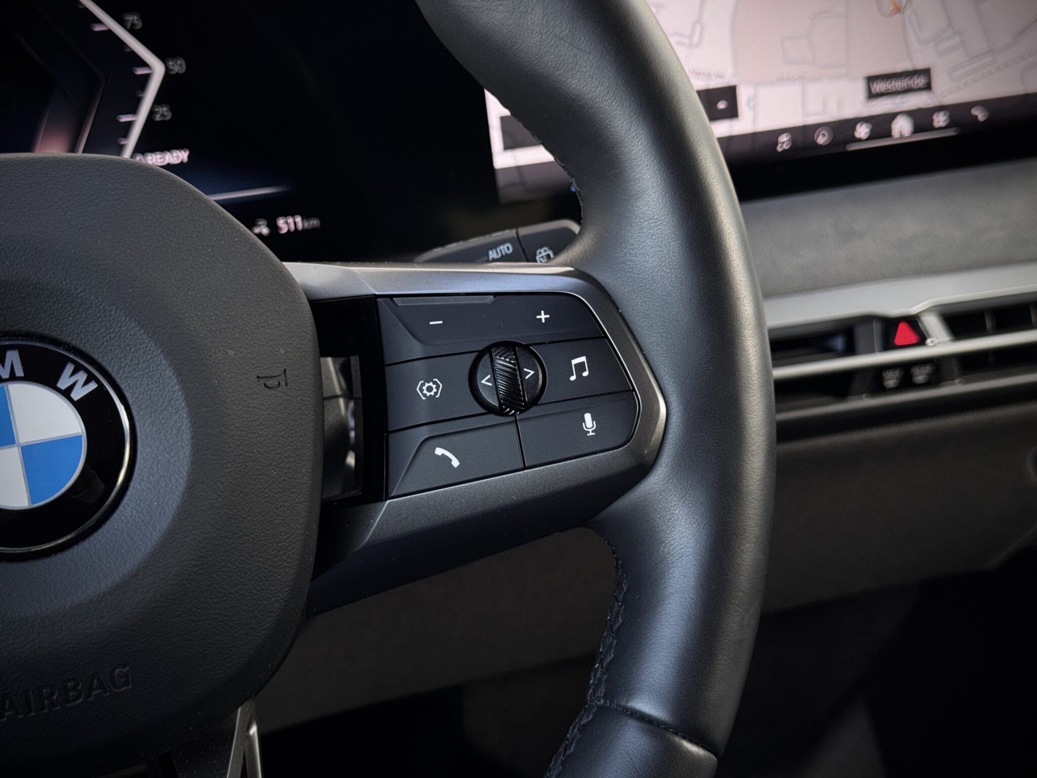 BMW iX — foto 39