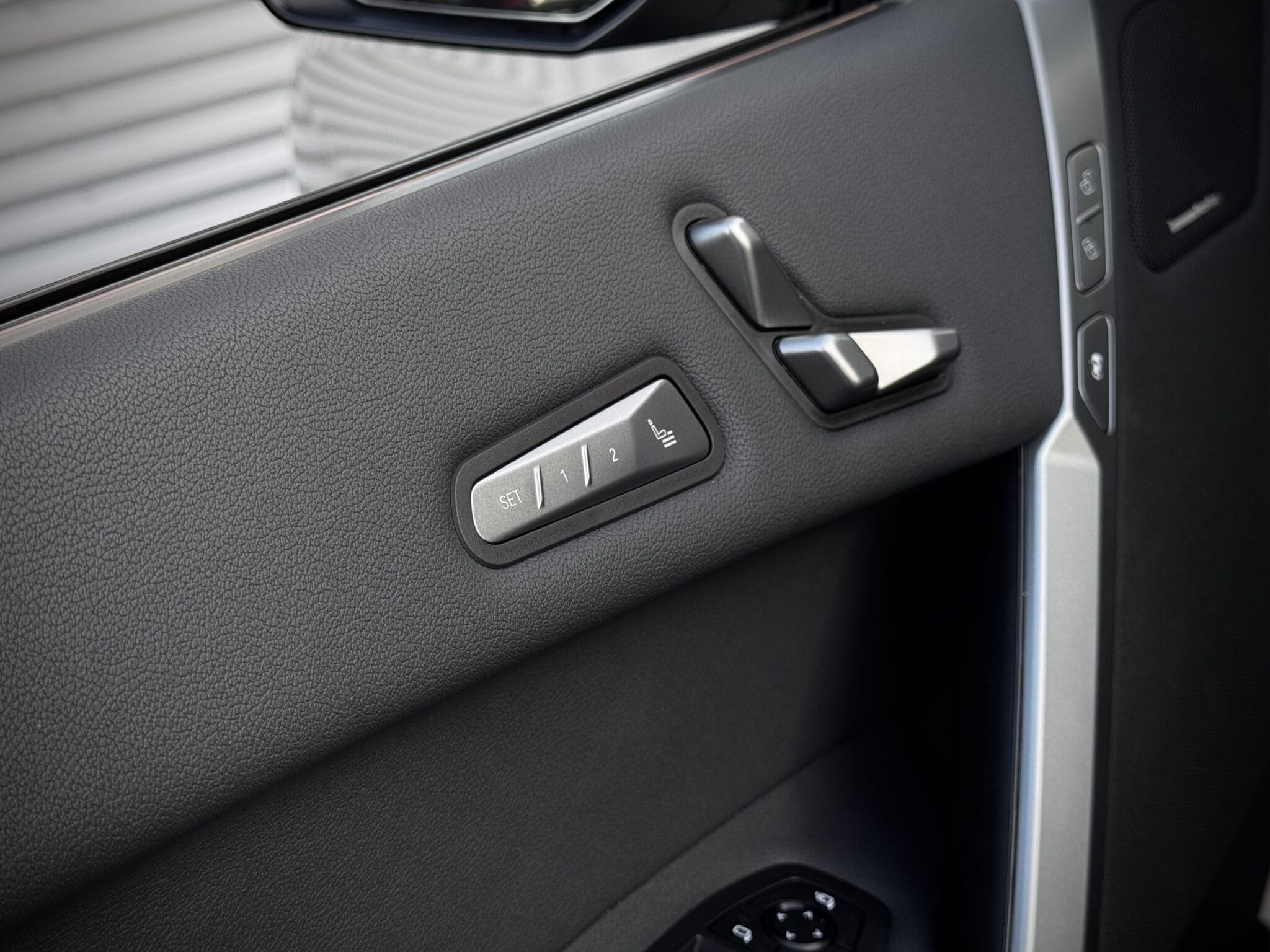BMW iX — foto 46