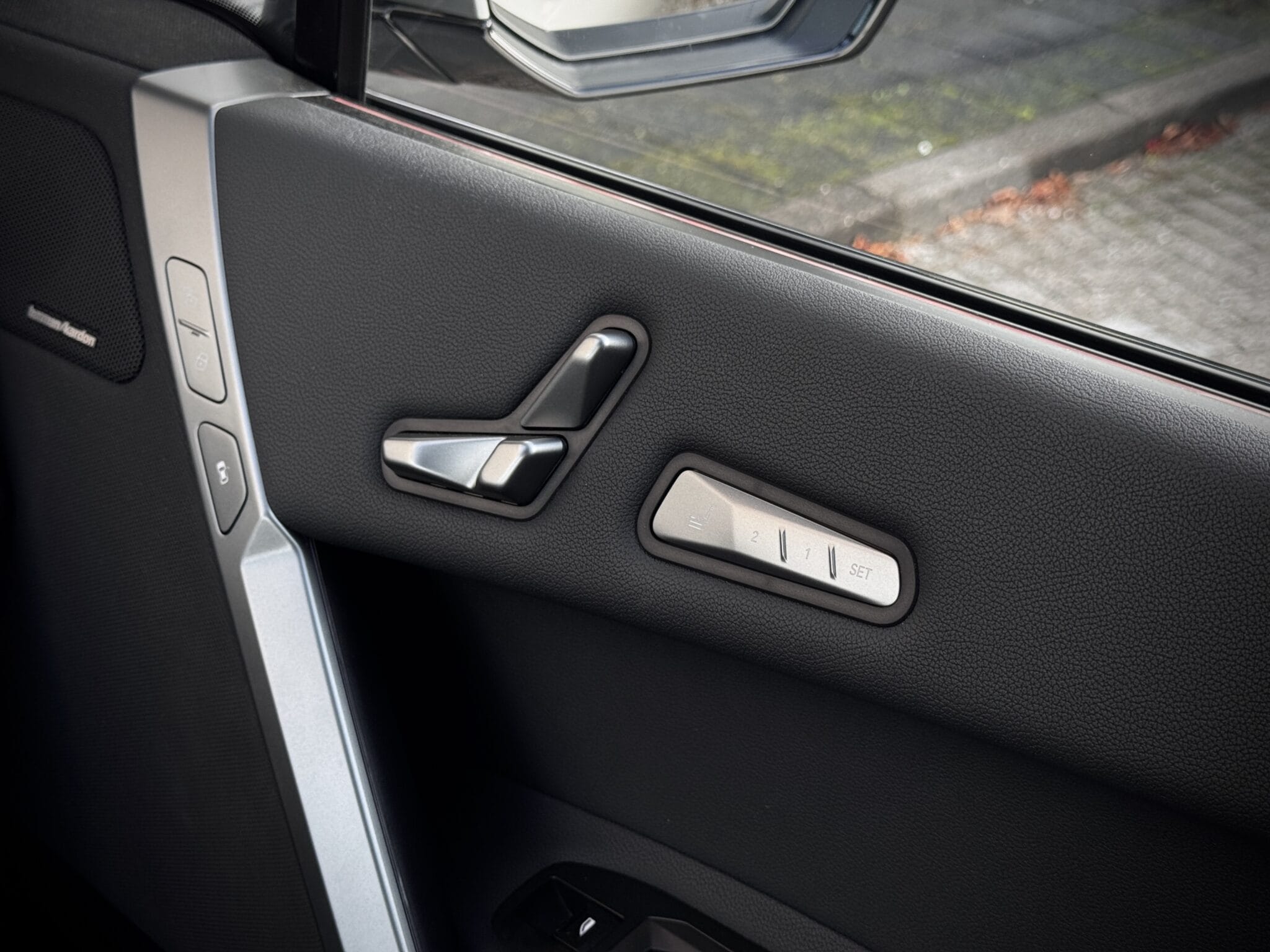 BMW iX — foto 49
